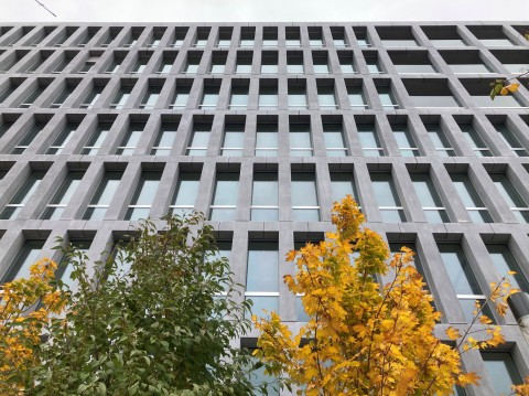 Panneaux simple peau en béton gris lisse